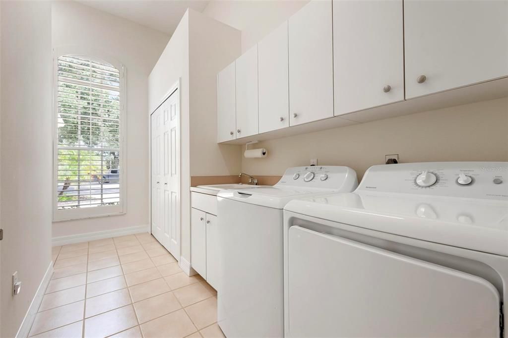 For Sale: $785,000 (3 beds, 2 baths, 2265 Square Feet)