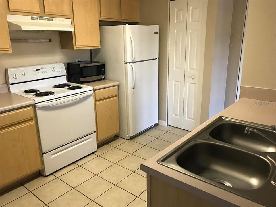 В аренду: $1,350 (1 спален, 1 ванн, 632 Квадратных фут)
