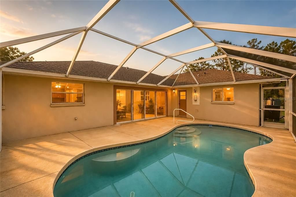 En Venta: $900,000 (3 camas, 2 baños, 2041 Pies cuadrados)