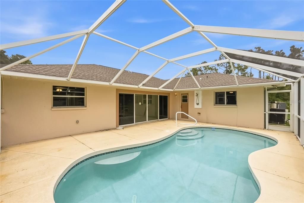 En Venta: $900,000 (3 camas, 2 baños, 2041 Pies cuadrados)