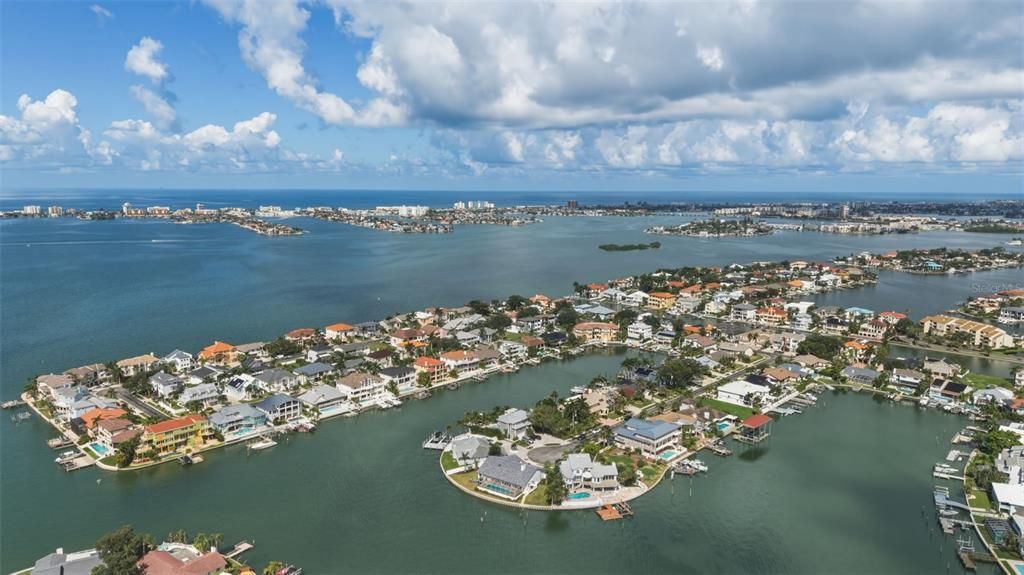 En Venta: $2,650,000 (4 camas, 3 baños, 3498 Pies cuadrados)