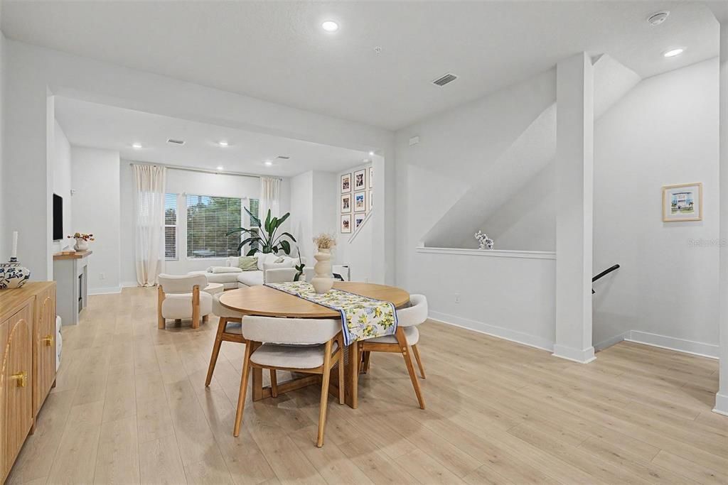 En Venta: $499,000 (3 camas, 3 baños, 2036 Pies cuadrados)