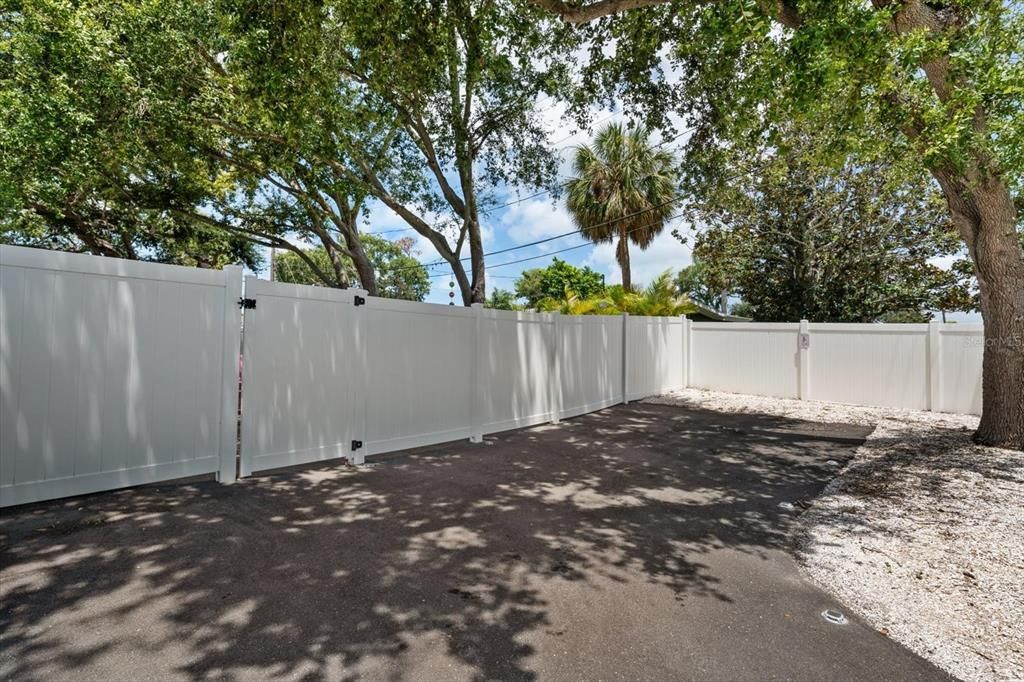 For Sale: $599,000 (3 beds, 2 baths, 1640 Square Feet)