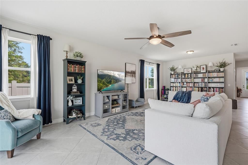 For Sale: $469,900 (3 beds, 2 baths, 2184 Square Feet)