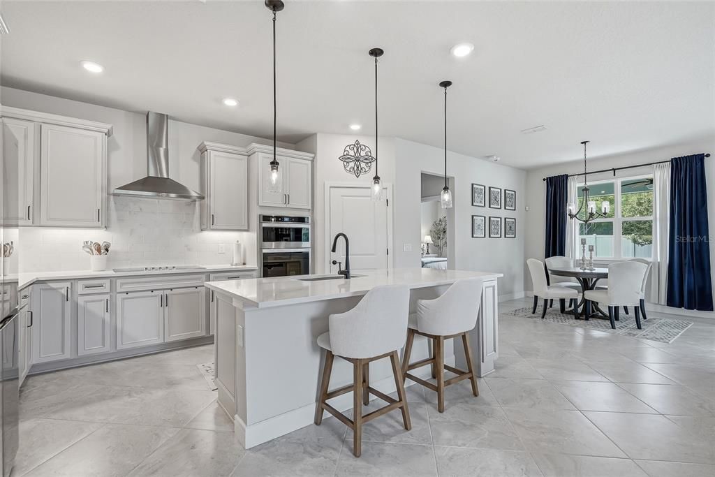 For Sale: $469,900 (3 beds, 2 baths, 2184 Square Feet)