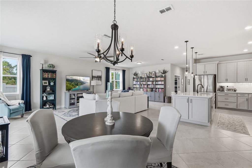 For Sale: $469,900 (3 beds, 2 baths, 2184 Square Feet)