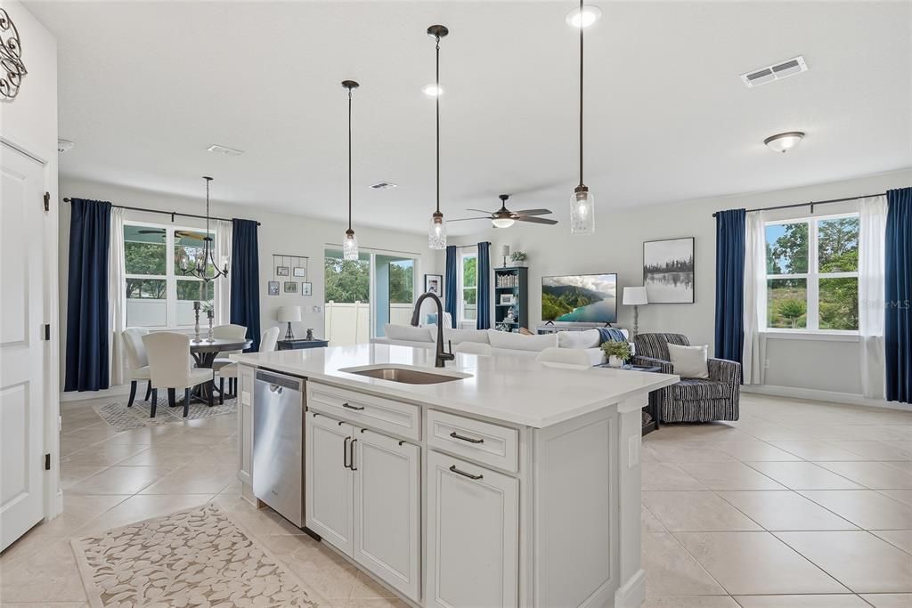 For Sale: $469,900 (3 beds, 2 baths, 2184 Square Feet)