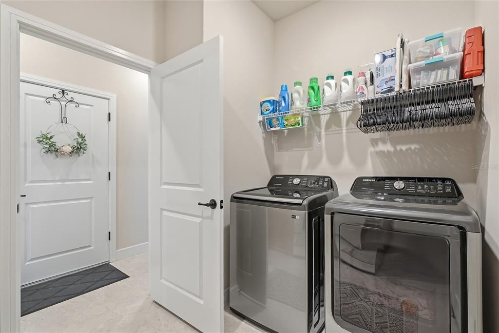 For Sale: $469,900 (3 beds, 2 baths, 2184 Square Feet)