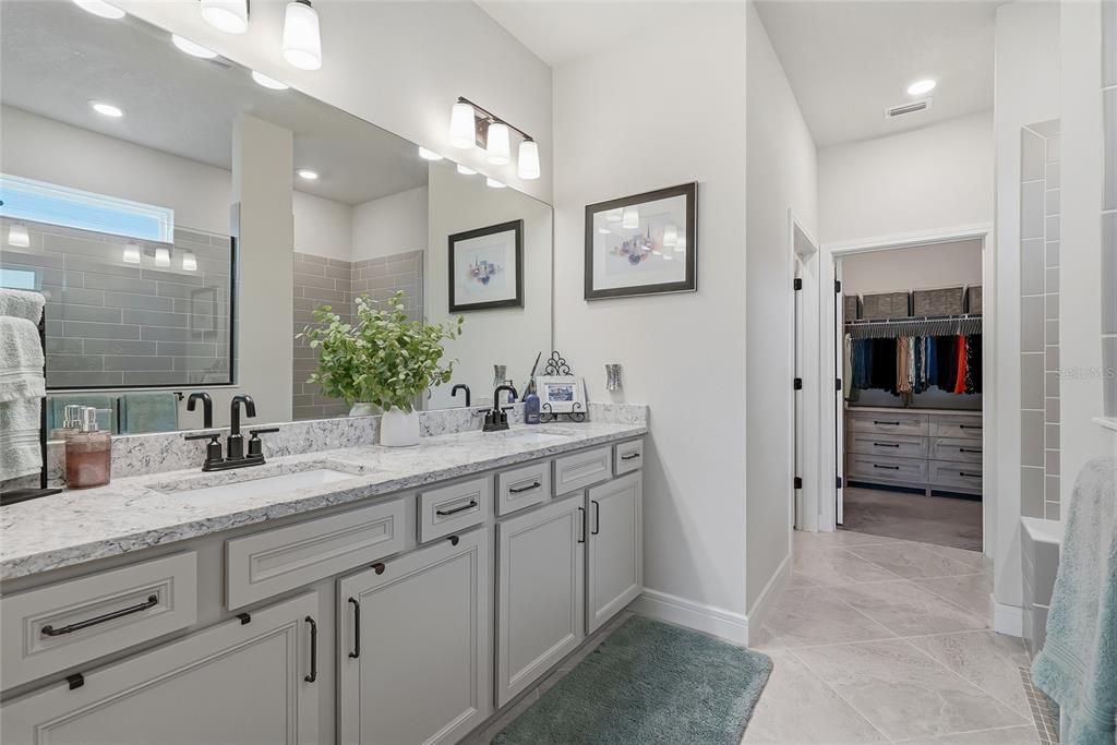 For Sale: $469,900 (3 beds, 2 baths, 2184 Square Feet)