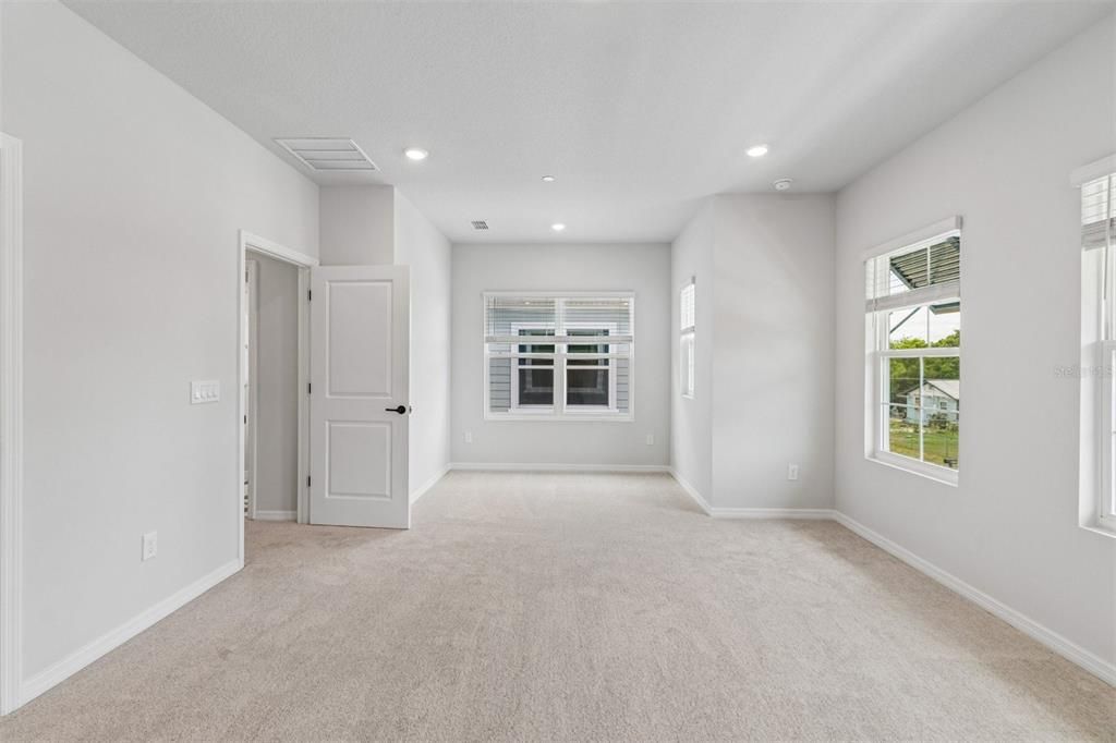 For Rent: $3,800 (3 beds, 2 baths, 1932 Square Feet)