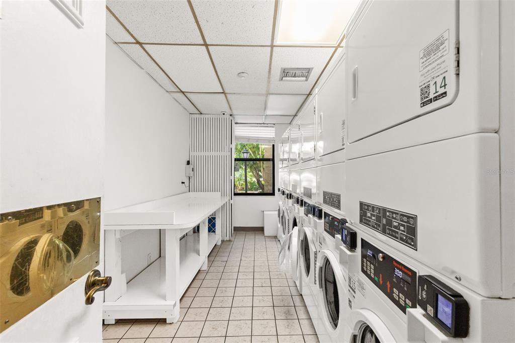 Active With Contract: $2,250 (1 beds, 1 baths, 494 Square Feet)