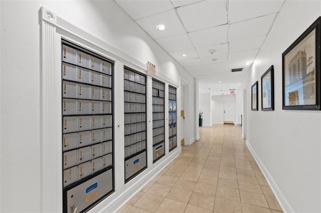 Active With Contract: $2,250 (1 beds, 1 baths, 494 Square Feet)