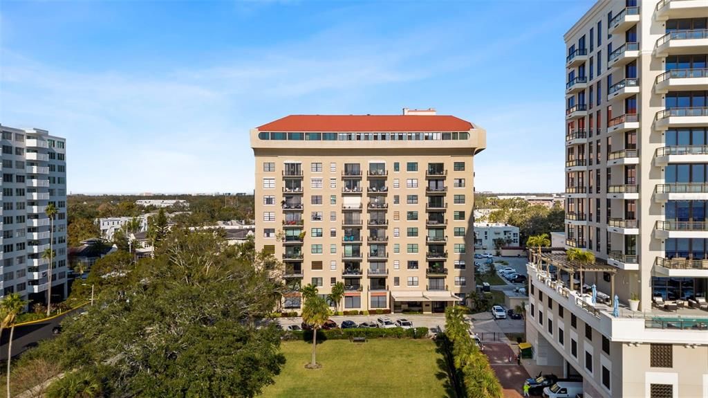 Active With Contract: $2,250 (1 beds, 1 baths, 494 Square Feet)