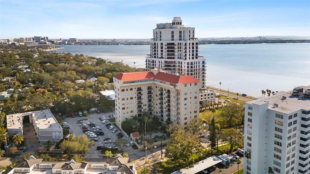 Active With Contract: $2,250 (1 beds, 1 baths, 494 Square Feet)
