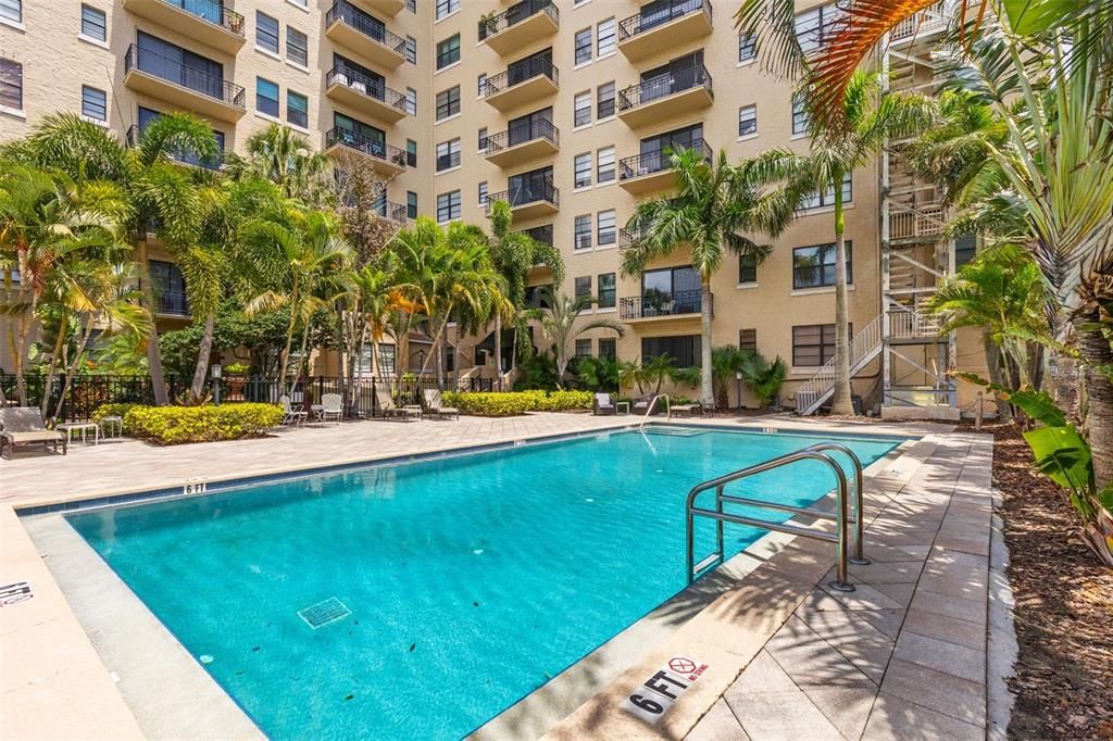Active With Contract: $2,250 (1 beds, 1 baths, 494 Square Feet)