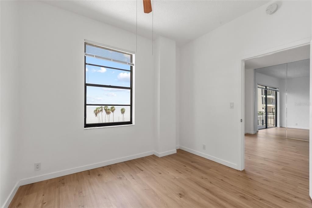 Active With Contract: $2,250 (1 beds, 1 baths, 494 Square Feet)