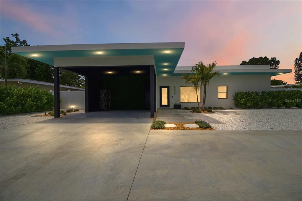 For Sale: $1,175,000 (3 beds, 2 baths, 1949 Square Feet)