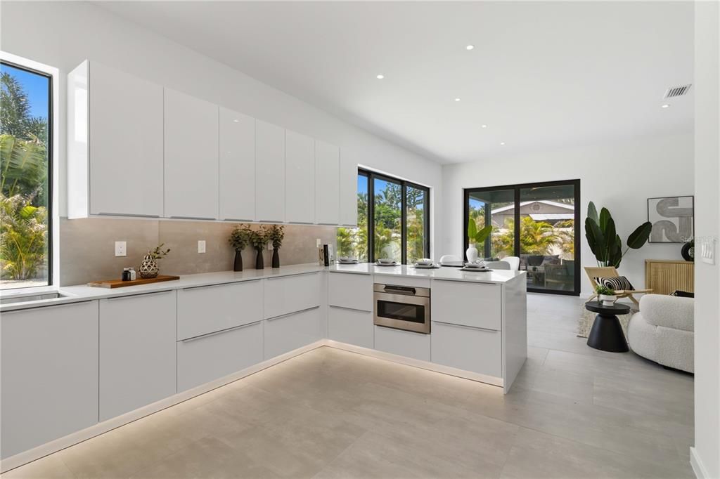 For Sale: $1,175,000 (3 beds, 2 baths, 1949 Square Feet)