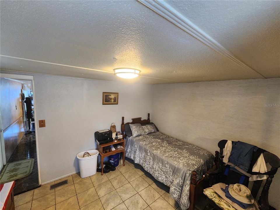 For Sale: $125,000 (2 beds, 2 baths, 1008 Square Feet)