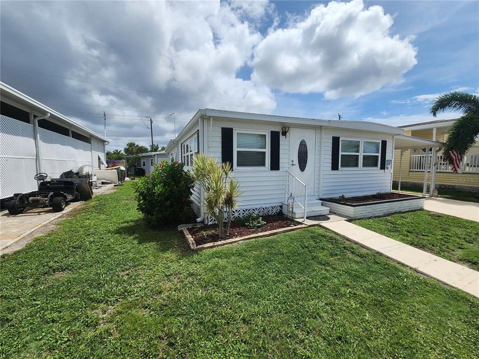 For Sale: $125,000 (2 beds, 2 baths, 1008 Square Feet)