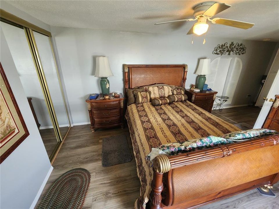 For Sale: $125,000 (2 beds, 2 baths, 1008 Square Feet)
