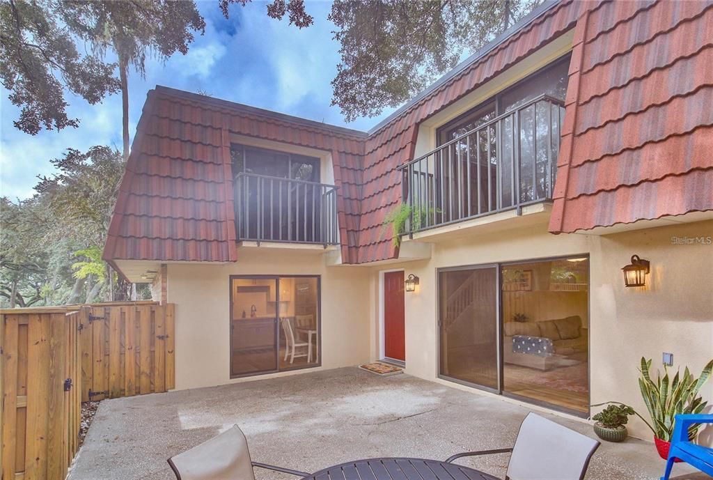 For Rent: $2,300 (2 beds, 2 baths, 1344 Square Feet)