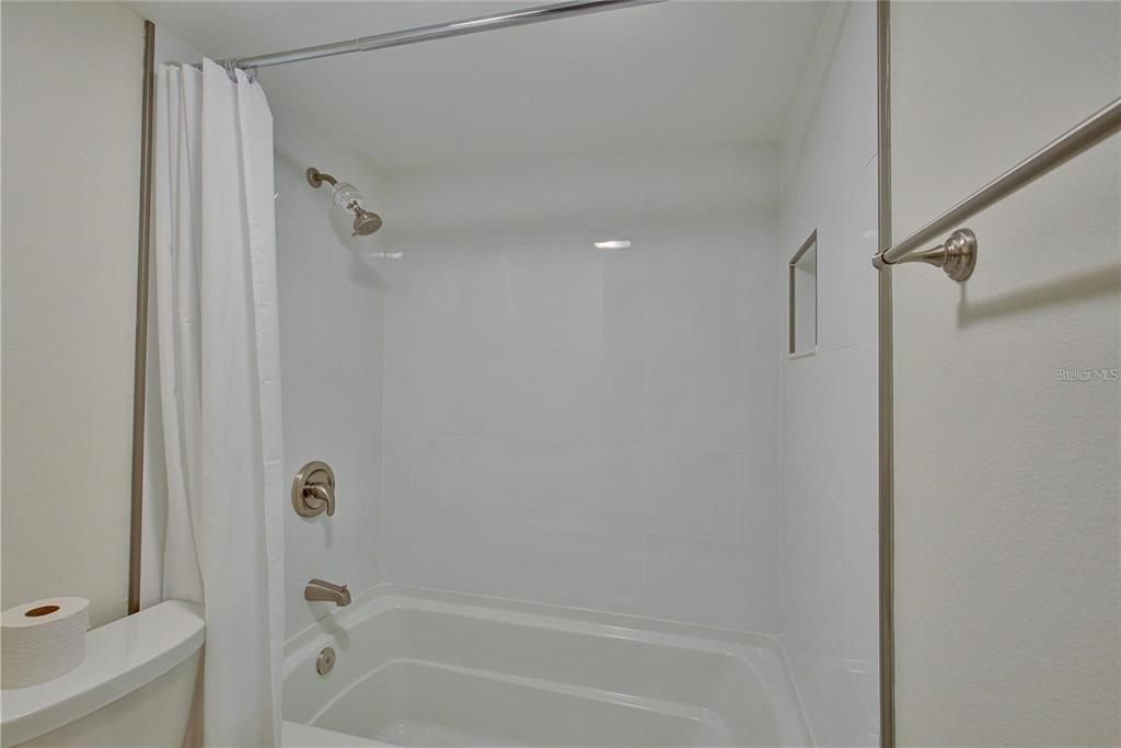 For Rent: $2,300 (2 beds, 2 baths, 1344 Square Feet)