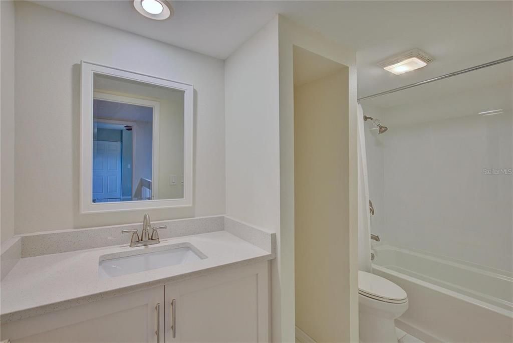 For Rent: $2,300 (2 beds, 2 baths, 1344 Square Feet)