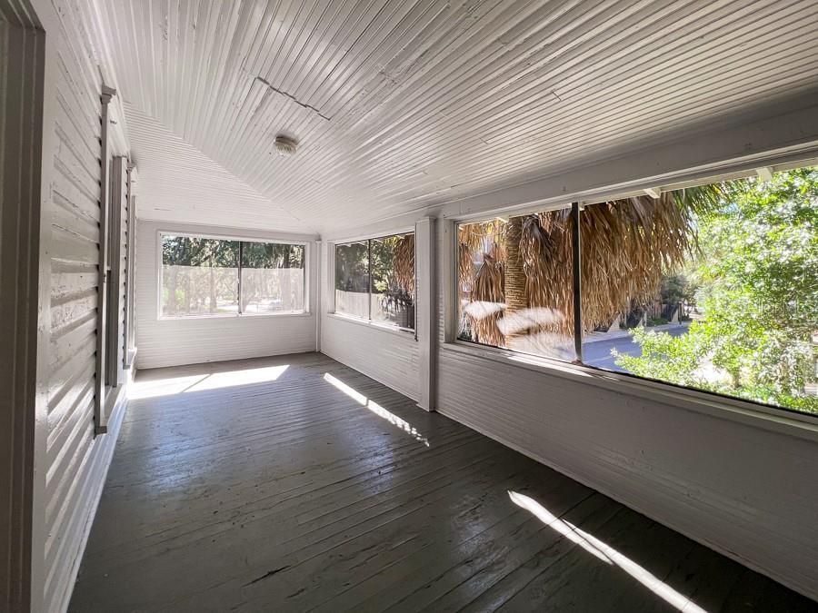 For Rent: $1,250 (2 beds, 1 baths, 850 Square Feet)