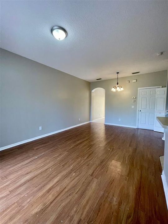 For Rent: $1,799 (3 beds, 2 baths, 1203 Square Feet)