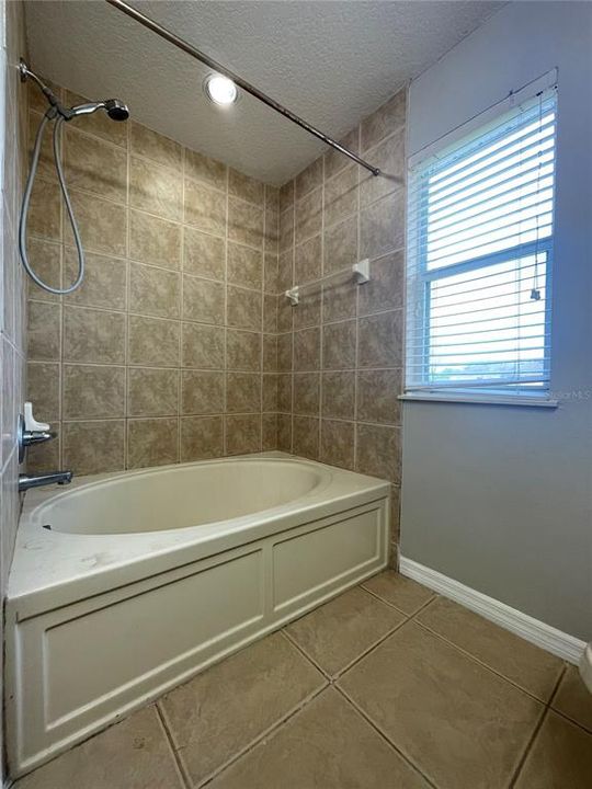 For Rent: $1,799 (3 beds, 2 baths, 1203 Square Feet)