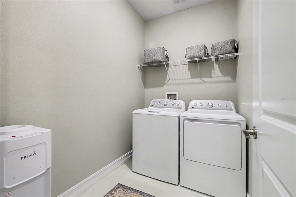En Renta: $2,975 (3 camas, 2 baños, 1827 Pies cuadrados)