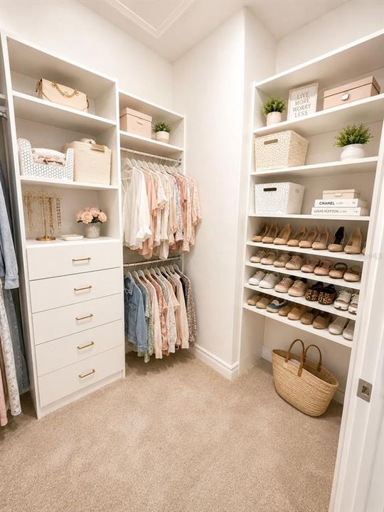 En Renta: $2,975 (3 camas, 2 baños, 1827 Pies cuadrados)