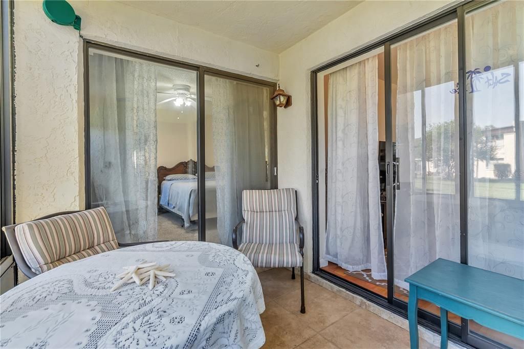 На продажу: $149,900 (2 спален, 1 ванн, 1020 Квадратных фут)
