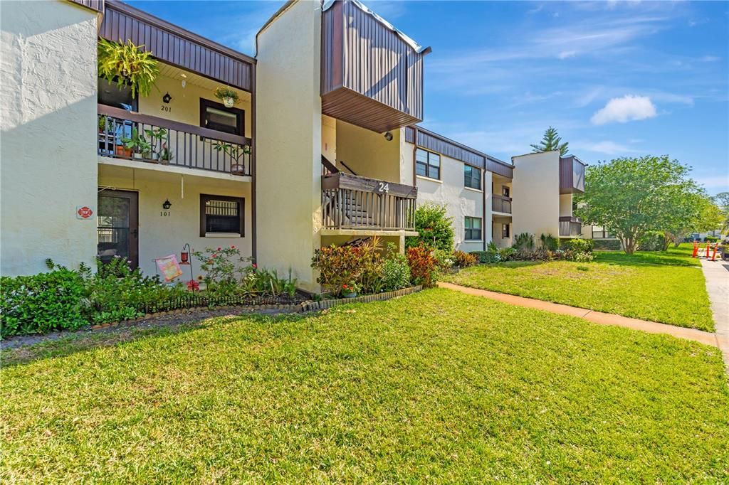 На продажу: $149,900 (2 спален, 1 ванн, 1020 Квадратных фут)