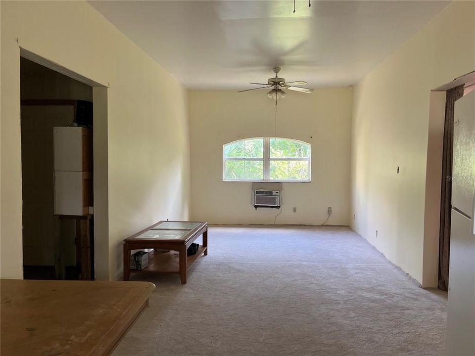 Activo con contrato: $199,000 (4 camas, 2 baños, 1244 Pies cuadrados)