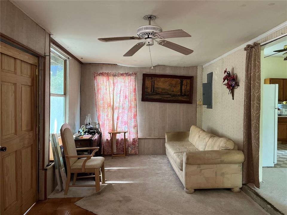 Activo con contrato: $199,000 (4 camas, 2 baños, 1244 Pies cuadrados)