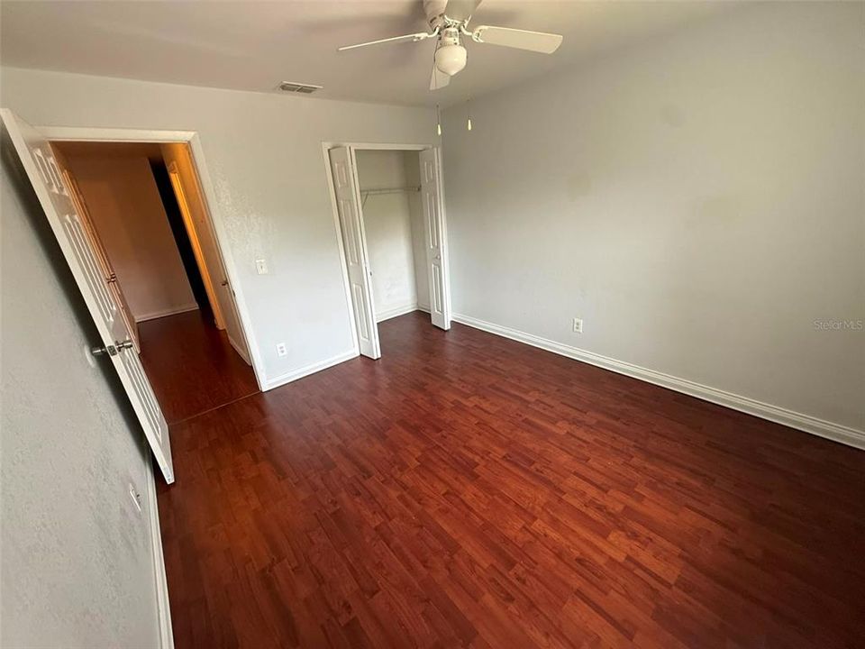 На продажу: $170,000 (2 спален, 2 ванн, 905 Квадратных фут)