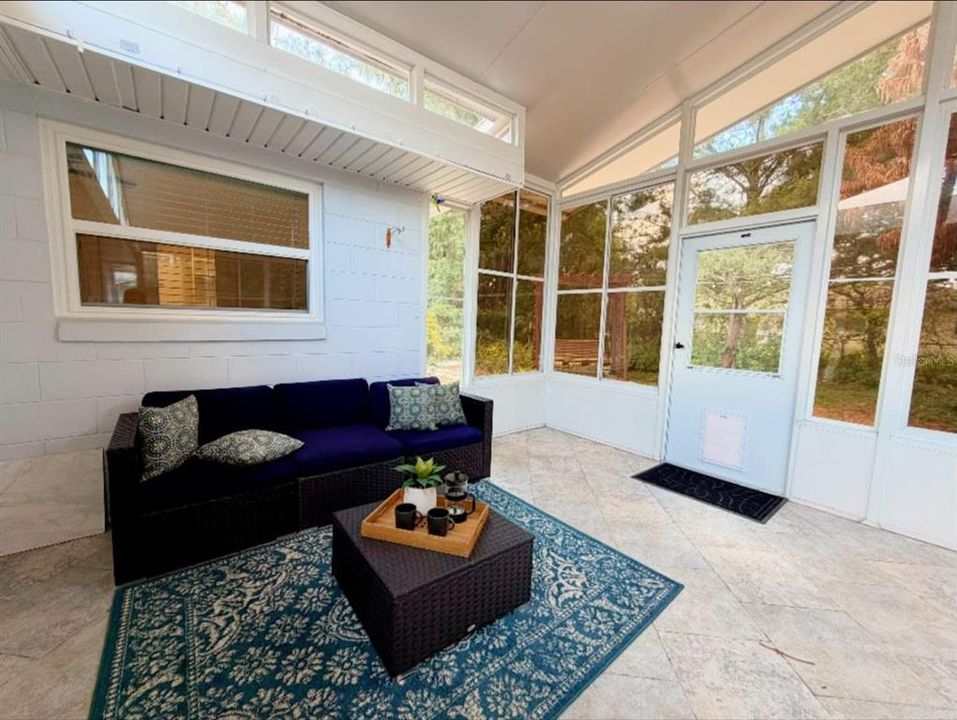 В аренду: $2,600 (4 спален, 2 ванн, 1677 Квадратных фут)