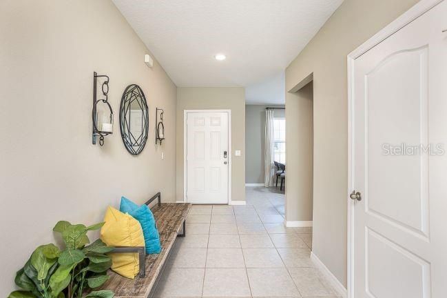 En Venta: $359,990 (5 camas, 3 baños, 2284 Pies cuadrados)