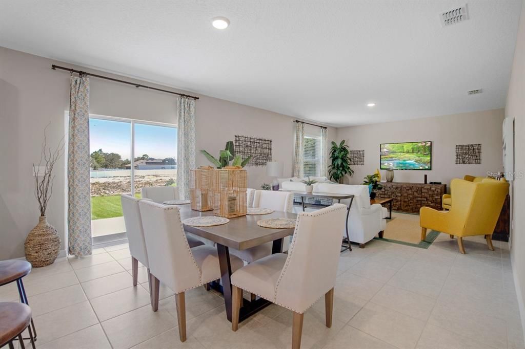 En Venta: $359,990 (5 camas, 3 baños, 2284 Pies cuadrados)