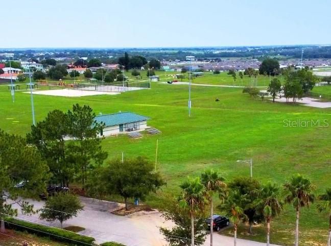 En Venta: $359,990 (5 camas, 3 baños, 2284 Pies cuadrados)
