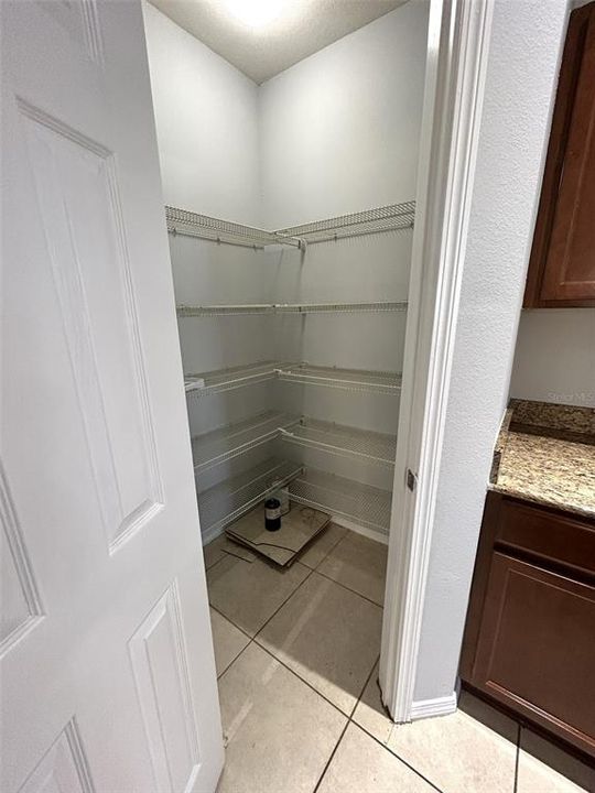 В аренду: $1,850 (2 спален, 2 ванн, 1365 Квадратных фут)