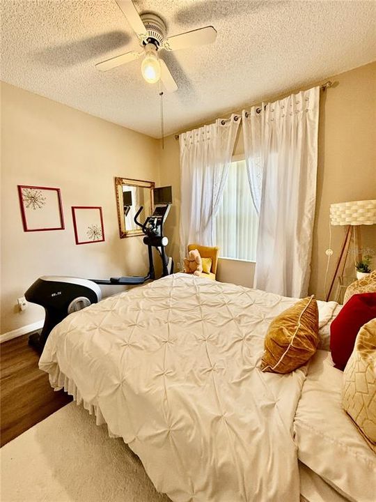 En Venta: $555,000 (4 camas, 3 baños, 2360 Pies cuadrados)