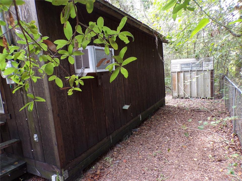 For Sale: $99,500 (2 beds, 1 baths, 400 Square Feet)