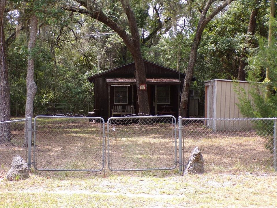 For Sale: $99,500 (2 beds, 1 baths, 400 Square Feet)