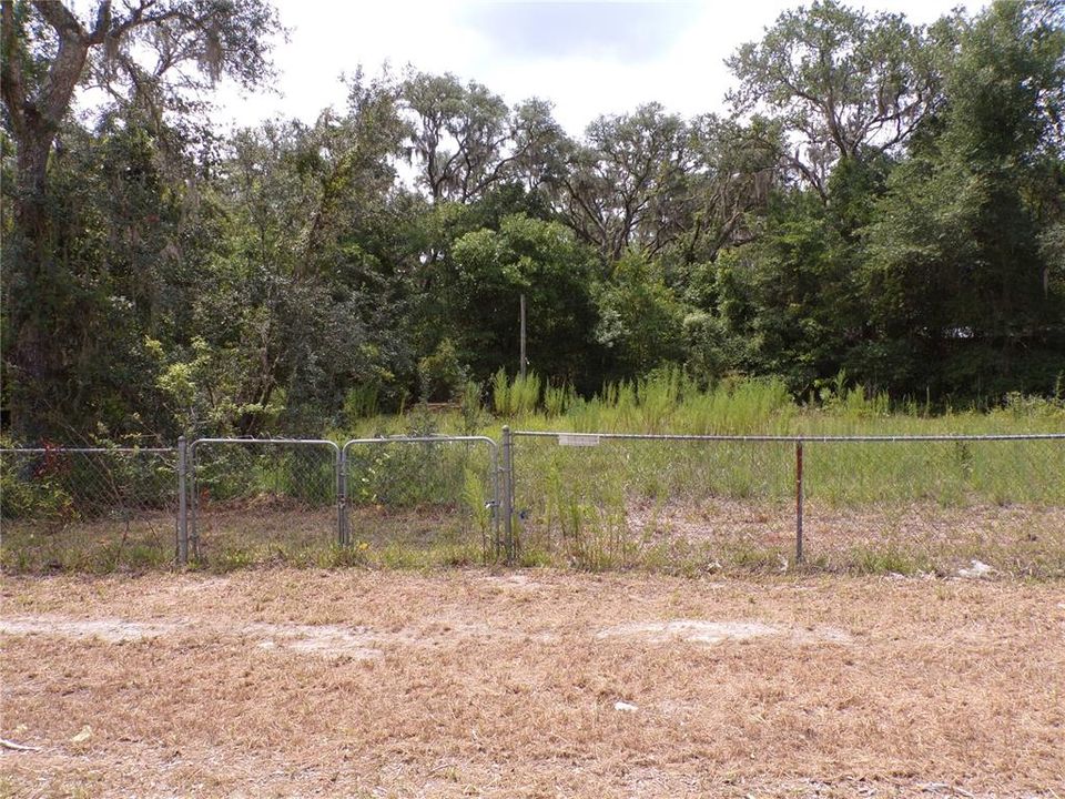 For Sale: $99,500 (2 beds, 1 baths, 400 Square Feet)
