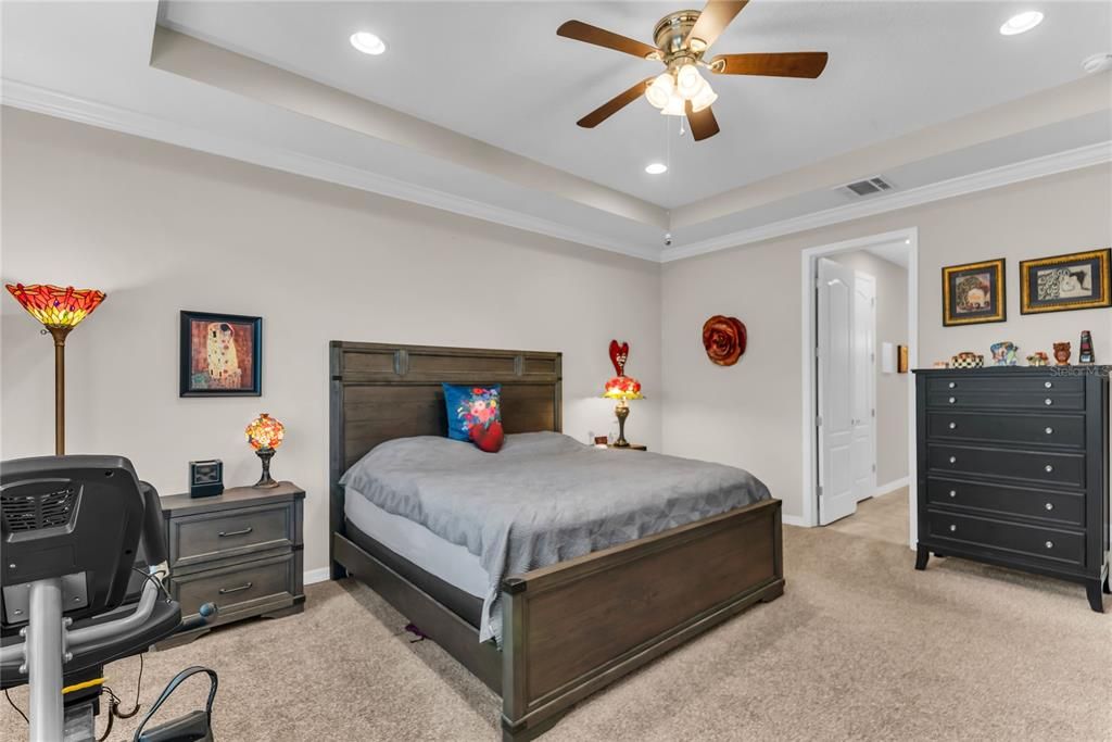 Activo con contrato: $799,900 (4 camas, 3 baños, 2818 Pies cuadrados)