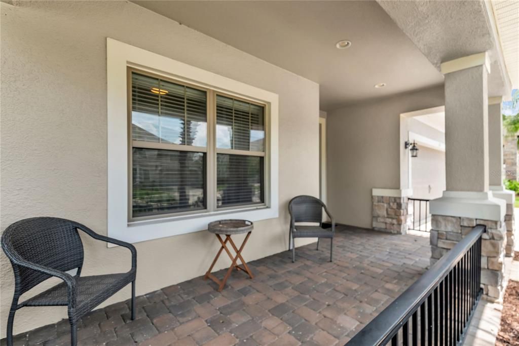 Activo con contrato: $799,900 (4 camas, 3 baños, 2818 Pies cuadrados)