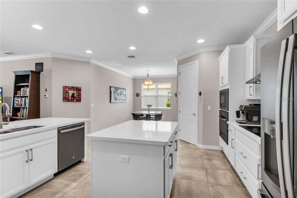 Activo con contrato: $799,900 (4 camas, 3 baños, 2818 Pies cuadrados)